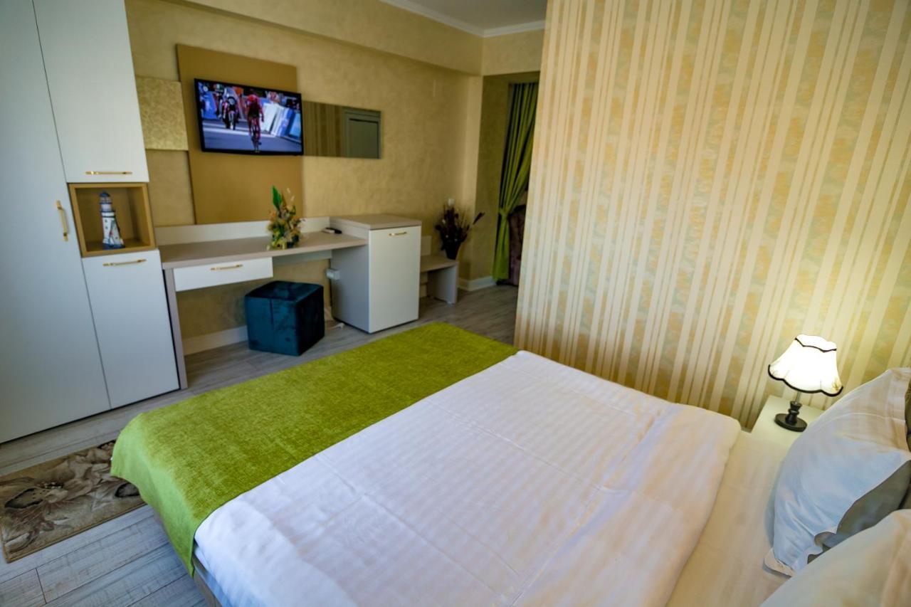 Hotel Floare De Iris à Vama Veche Extérieur photo